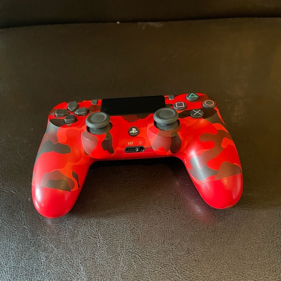 PS4 DualShock Red Camo Controller - Picture 5 of 5